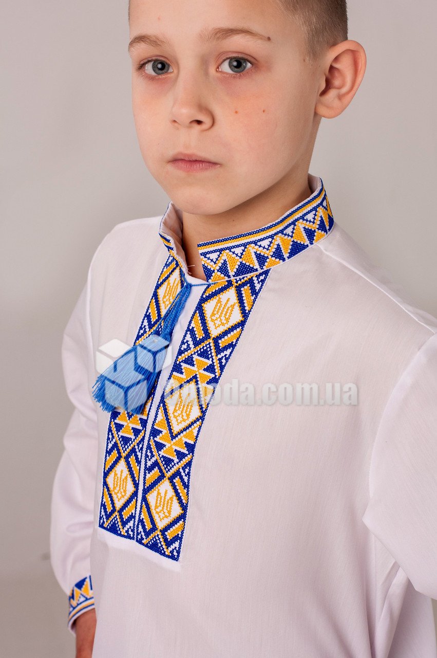Вишиванка підліткова "Тризуб" для хлопчика, біла сорочка з українським орнаментом