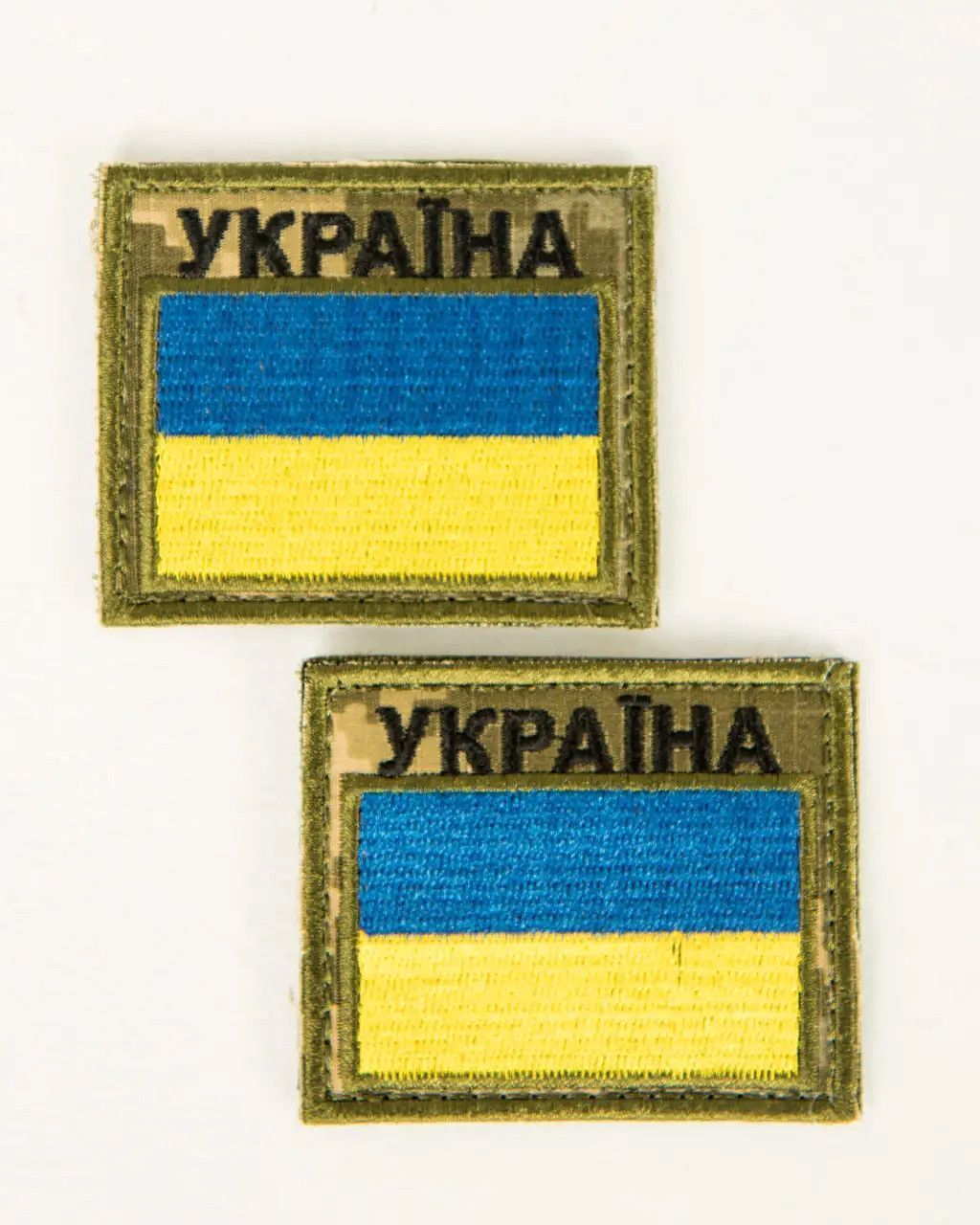 Шеврон нашивка нарукавная эмблема на липучке Флаг Украины с надписью Украина, шеврон патч на липучке 60&times;70мм (Ш_прапор України піксель)