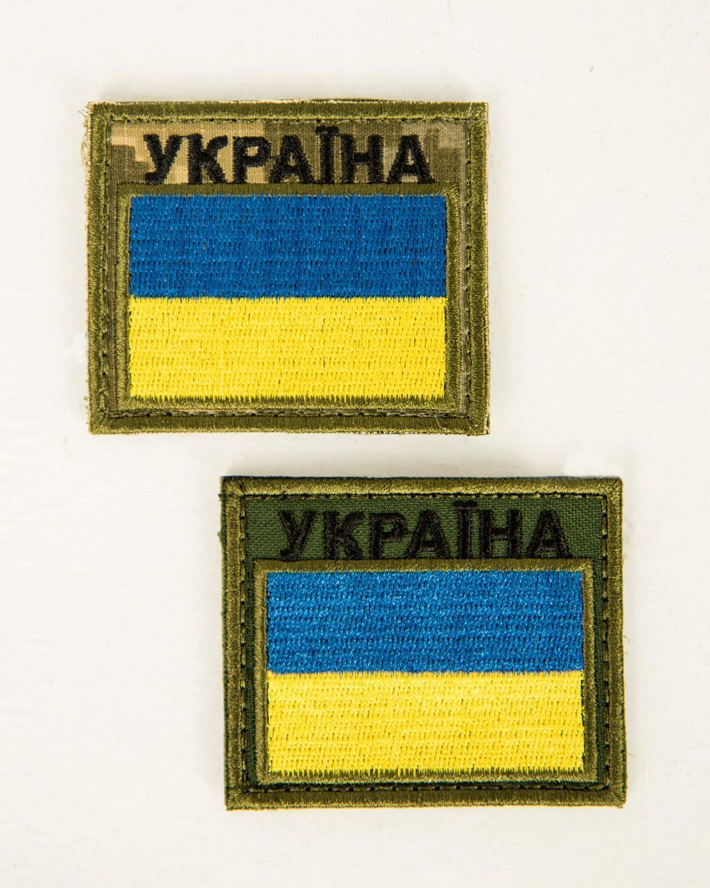 Шеврон нашивка нарукавная эмблема на липучке Флаг Украины с надписью Украина, шеврон патч на липучке 60&times;70мм (Ш_прапор України піксель)